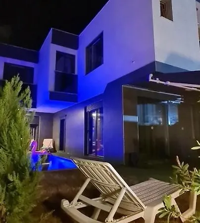 Villa Ozel Havuzlu 4 Yatak Odali Rezervasyon Yapmadan Once Lutfen Iletisime Gecin