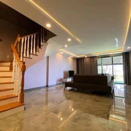 Ozel Havuzlu 4 Yatak Odali Rezervasyon Yapmadan Once Lutfen Iletisime Gecin